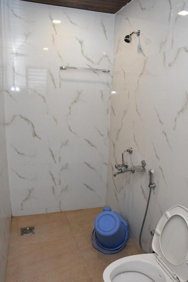 Hotel Sai Shatabdi شيردي الغرفة الصورة