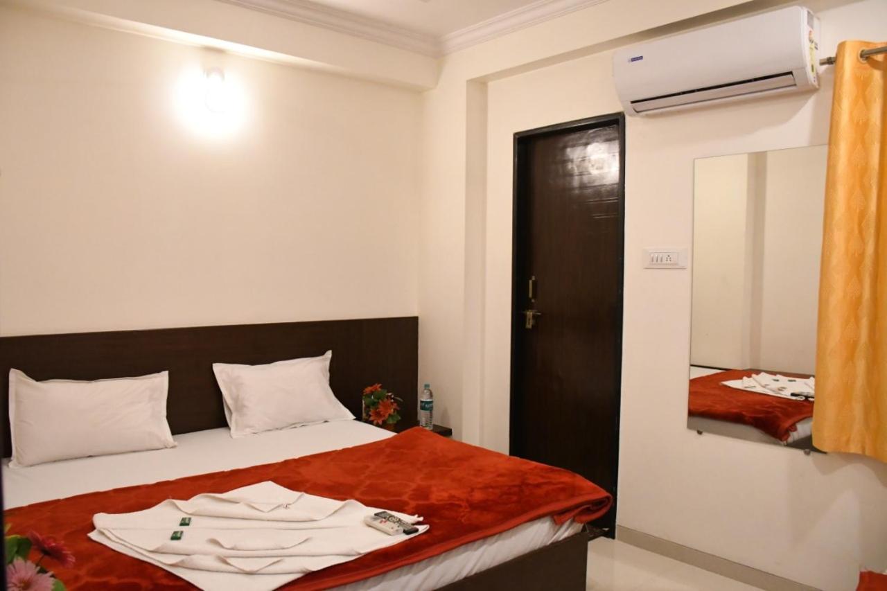 Hotel Sai Shatabdi شيردي المظهر الخارجي الصورة