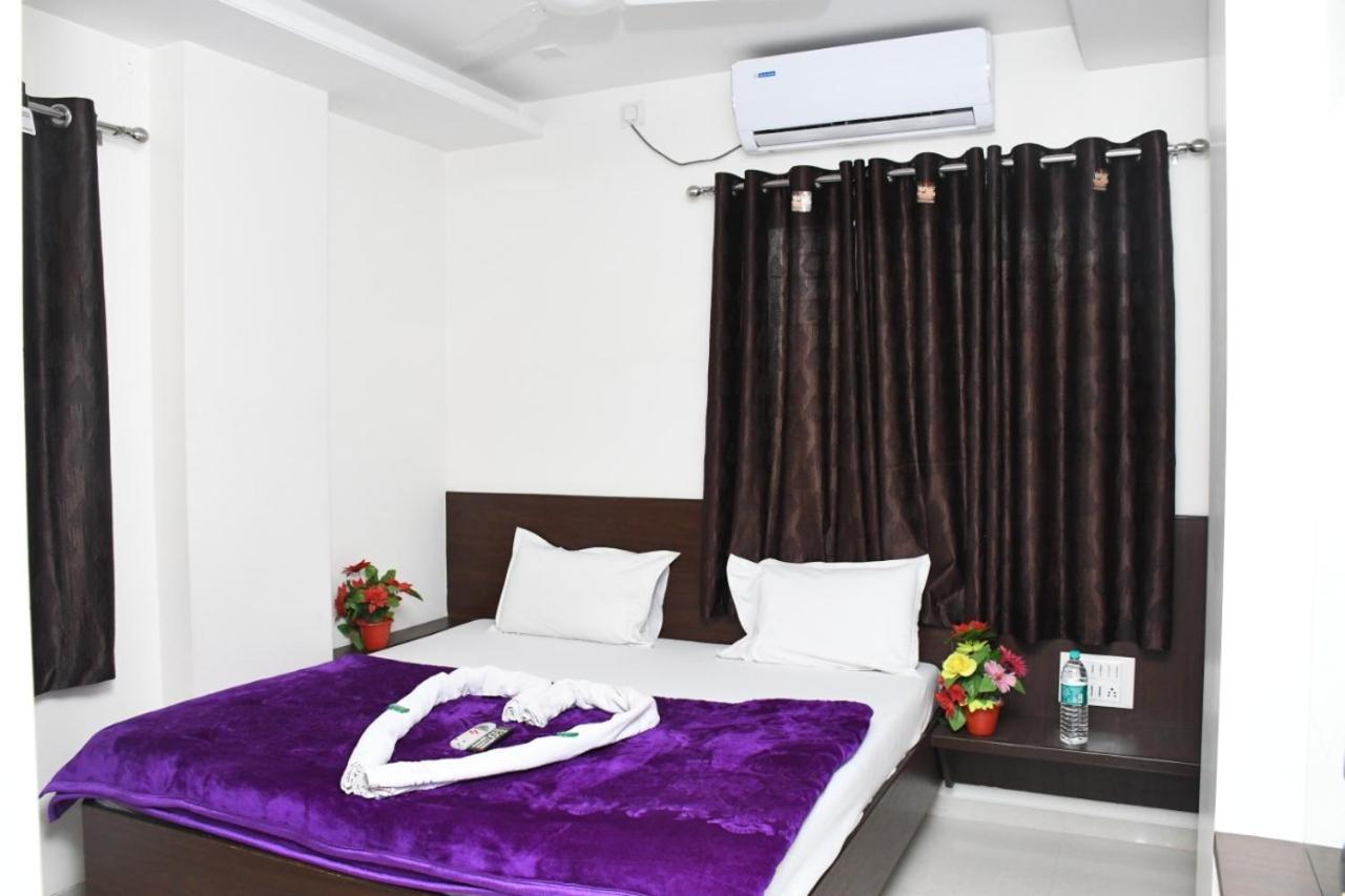 Hotel Sai Shatabdi شيردي المظهر الخارجي الصورة