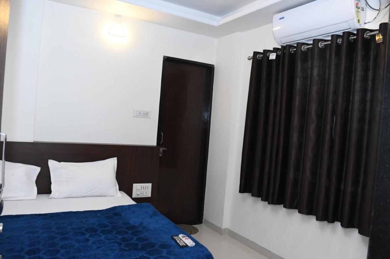 Hotel Sai Shatabdi شيردي المظهر الخارجي الصورة